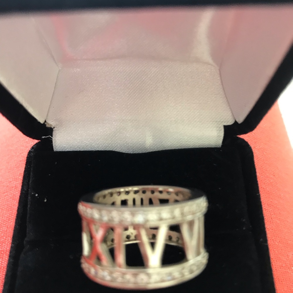 Beautiful Silver Ring - image 2